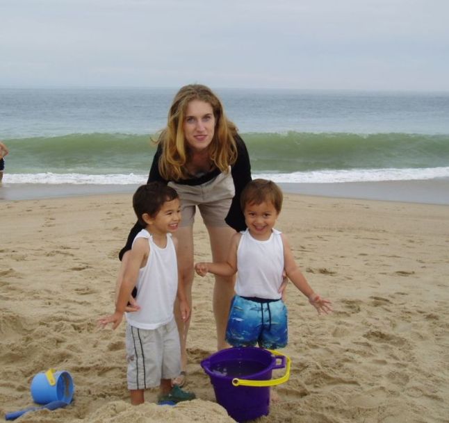 cancerinmythirties.wordpress.com breast cancer thirties 30s 30's beach kids forward young