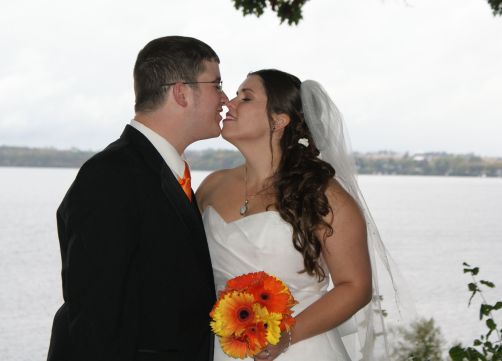 cancerinmythirties.wordpress.com breast cancer thirties 30s 30's kiss wedding day